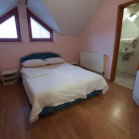 Konukevi - Kaj & Kaja Orehova vas