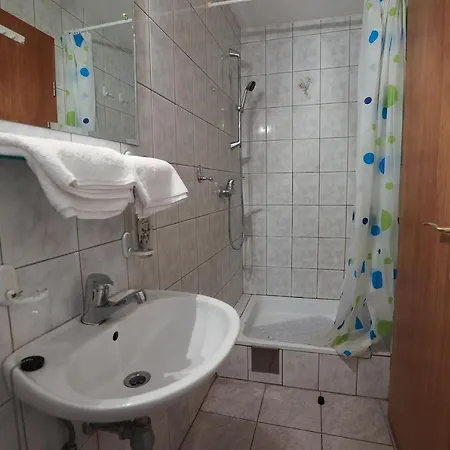 - Kaj & Kaja * Orehova vas