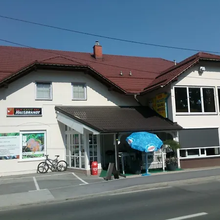 - Kaj & Kaja Orehova vas