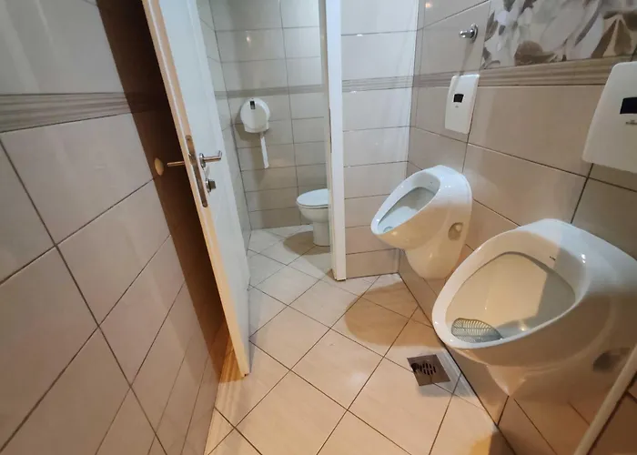 - Kaj & Kaja Gæstehus Orehova vas