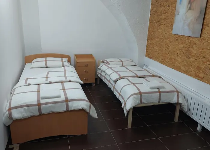 - Kaj & Kaja Orehova vas