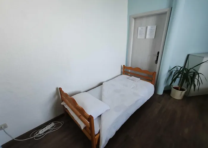 - Kaj & Kaja * Orehova vas